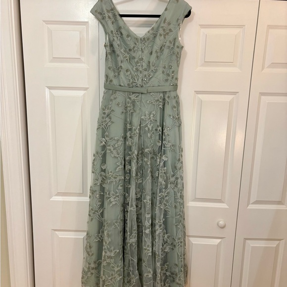 Beautiful dusty sage mother of the bride dress. - Picture 7 of 12